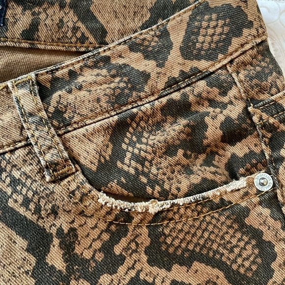 Zara snake print jeans in size 8 - Picture 4 of 7